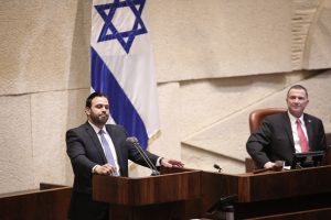 יישאר צהוב. דור מיכה. צילום: האתר הרשמי של מכבי ת"א